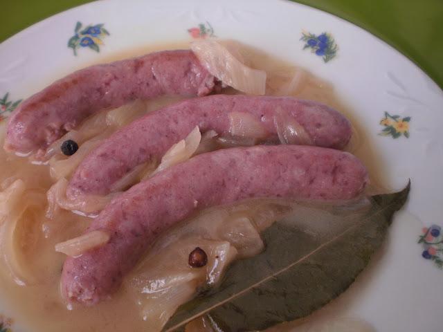 SALCHICHAS FRESCAS EN SALSA AL VINO MONTILLA MORILES