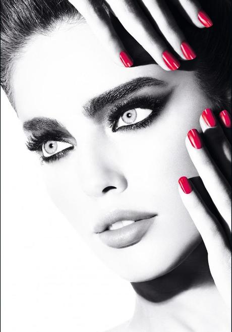 Emily DiDonato Viva el color – con Colorama de Maybelline
