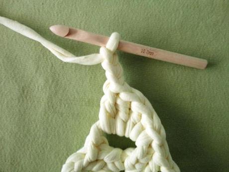 Tutorial DIY para hacer una flor a ganchillo: VUELTA 3 (pico) Manual para hacer una flor de 5 petalos a ganchillo