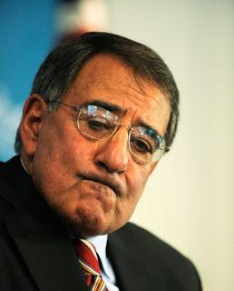 Panetta ordena vigilar medios de comunicación en avance neofascista en EE.UU.