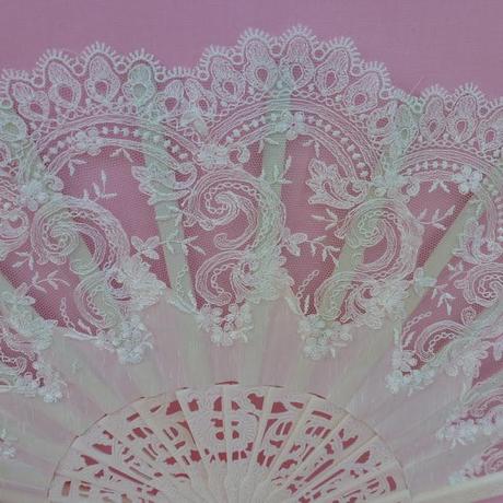 Abanicos de novia: tradición y modernidad