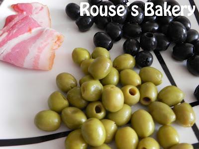 Panecillos de aceitunas y bacon Panecillos de aceitunas y bacon