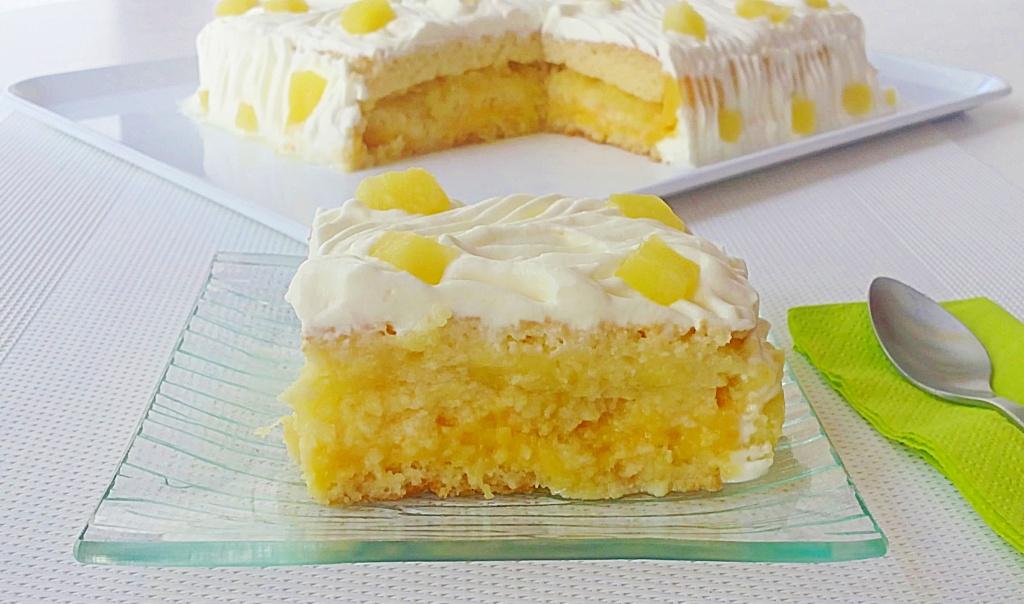 Tarta de piña y sobaos