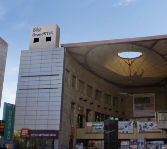 Edificios transformados en memorias USB gigantes