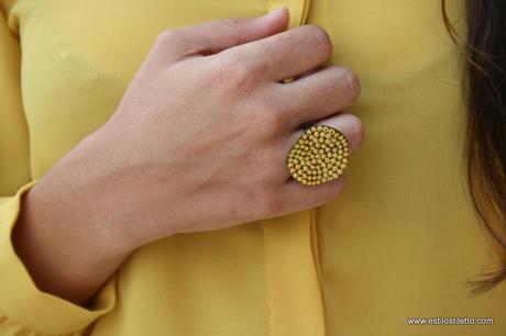 GLITTER NECK MUSTARD