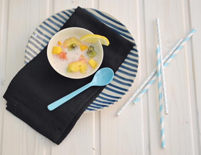 Sopa de frutas exoticas al sorbete de lambrusco