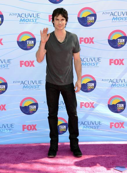 TEEN CHOICE AWARDS: Las mejor y peor vestidas de este 2012!