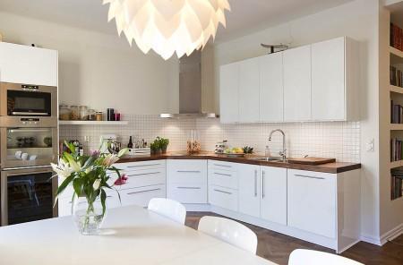 suelos de tarima de roble suelos de madera de roble suelo espigado de roble suelo de parquet sofas blancos muebles de diseño nórdico materiales suelos decoración grandes ventanales decoración galería de fotografías decoración estilo nórdico estilo escandinavo diseño de interiores decorar casas decoración salones nórdicos decoración en blanco decoración de suelos decoración de interiores blog de interiorismo blog de diseño blog de decoración 