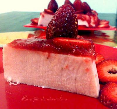 Tarta de yogurt de fresa con fresas 0%