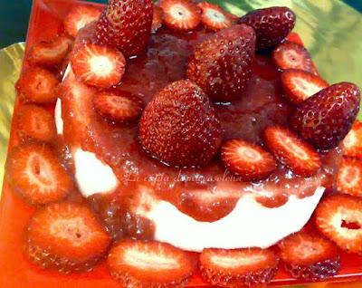 Tarta de yogurt de fresa con fresas 0%