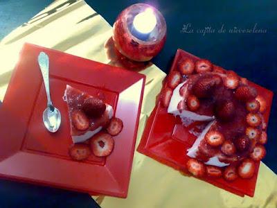 Tarta de yogurt de fresa con fresas 0%