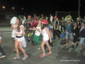 Carmin Pola Siero 2012: Desfile regreso con charangas