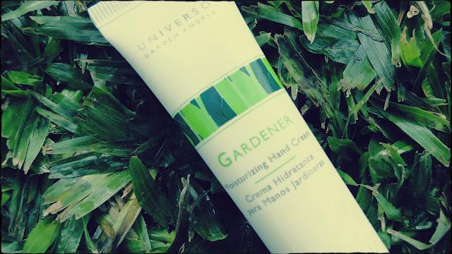 Las manos en la tierra.