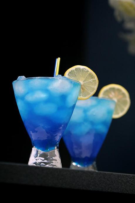Cocktail!!....hoy, blue lagoon