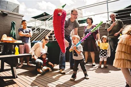 pillata de guindilla en fiesta de cumpleaños