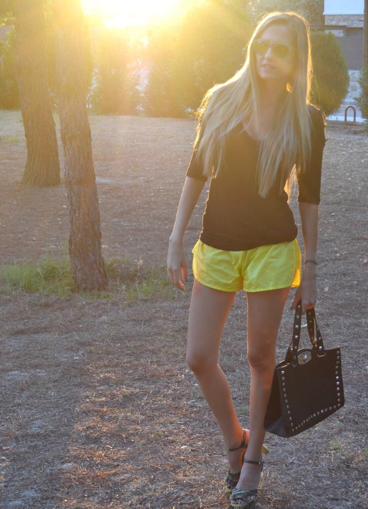 Neon short