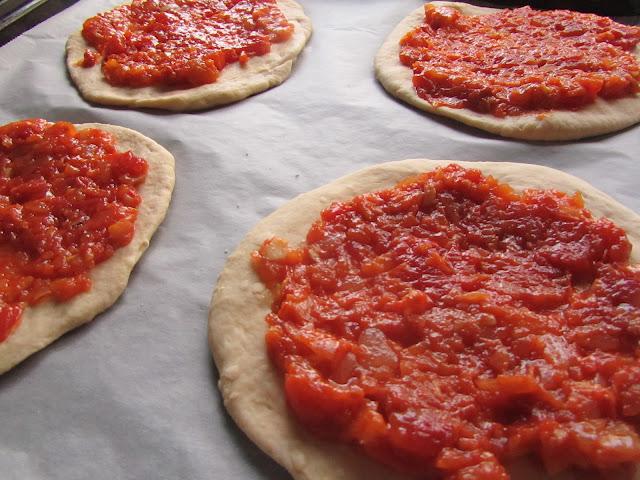 Focaccias a la putanesca