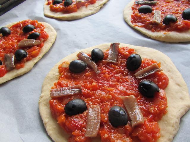 Focaccias a la putanesca