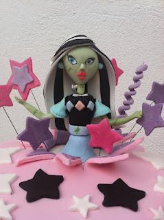 TARTA FRANKIE STEIN, de las MONSTER HIGH