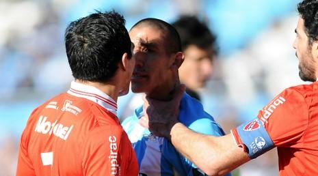 Mucha pelea y poco fútbol. El Clásico de Avellaneda terminó en blanco. 