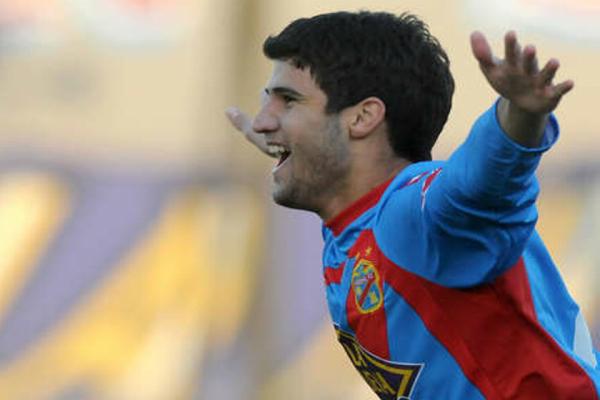 River hará un intento por Lisandro López