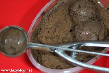 Helado de chocolate con cardamomo