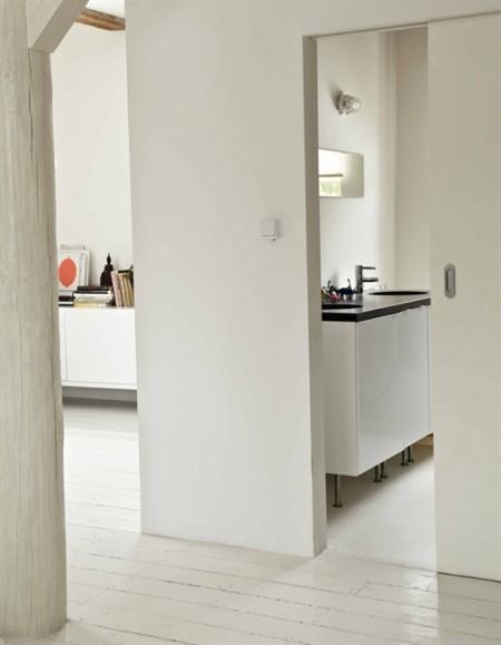 Decoración minimalista y ordenada sofás de ikea sofas blancos pared pizarra estilo nórdico decorar casas decoración salones nórdicos decoración rustico moderno decoración rustico blanco decoración ordenada decoración nórdica decoración mueble diseño Decoración minimalista y ordenada decoración minimalista decoración escandinava decoración en blanco decoración de interiores decoración con muebles de ikea casa decoración polonia blog diseño nordico blog decoración nórdica blog de interiorismo alfombra piel vaca