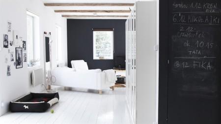 Decoración minimalista y ordenada sofás de ikea sofas blancos pared pizarra estilo nórdico decorar casas decoración salones nórdicos decoración rustico moderno decoración rustico blanco decoración ordenada decoración nórdica decoración mueble diseño Decoración minimalista y ordenada decoración minimalista decoración escandinava decoración en blanco decoración de interiores decoración con muebles de ikea casa decoración polonia blog diseño nordico blog decoración nórdica blog de interiorismo alfombra piel vaca