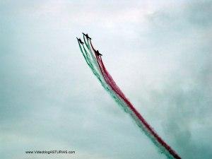 Exhibicion aerea Gijon 2012: Pionner Team bandera italiana