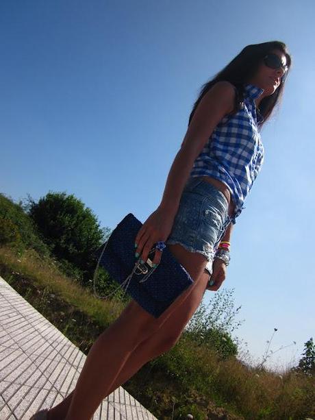 A CUADROS!