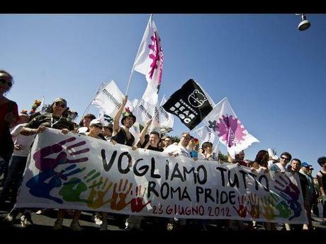 Rosy Bindi, presidenta del Partido Democrático de Italian anima a lxs homosexuales a marcharse del país si quieren casarse