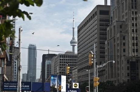 08bj My second day in Toronto and a little rich tour