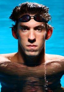 Londres 2012 | Michael Phelps, en los Juegos nada y afuera juega…
