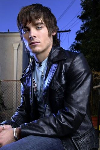 Kevin Zegers si sera Alec en Cazadores de Sombras