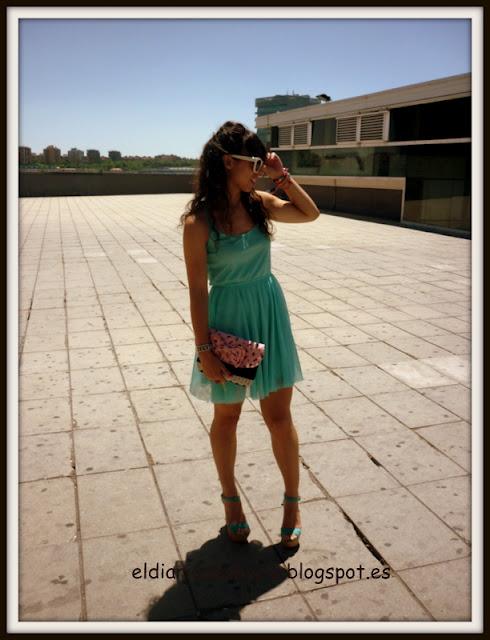 TENGO UNA MUÑECA VESTIDA DE AZUL.....