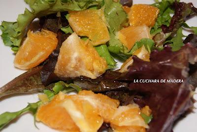 ENSALADA CON NARANJA, SALMÓN Y CHAMPIÑONES