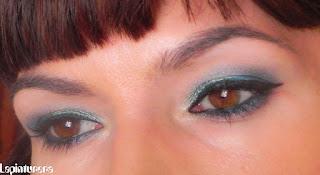 Look azul metálico con MUA