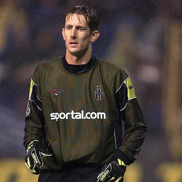 Segunda parte| Todo al uno, todo al rojo: Edwin van der Sar