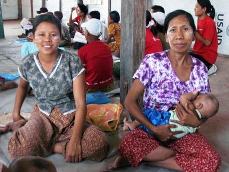 La lactancia materna y la vida Myanmar