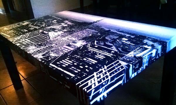 Ikea-Hack: Mesa lack pirateada con hule