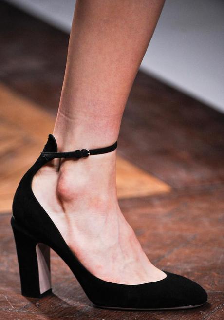 ES TENDENCIA: Lo nuevo de VALENTINO F/W 2012! ES TENDENCIA: Lo nuevo de VALENTINO F/W 2012!