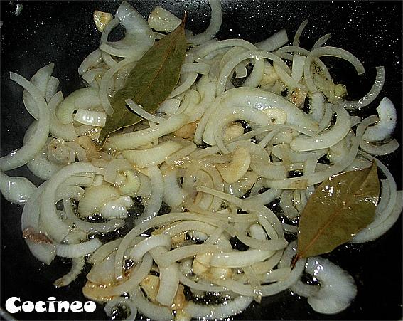 Atún encebollado al estilo de Cádiz