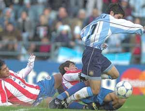 Camadas históricas: Paraguay 2001 – La garra albirroja sorprendió al mundo