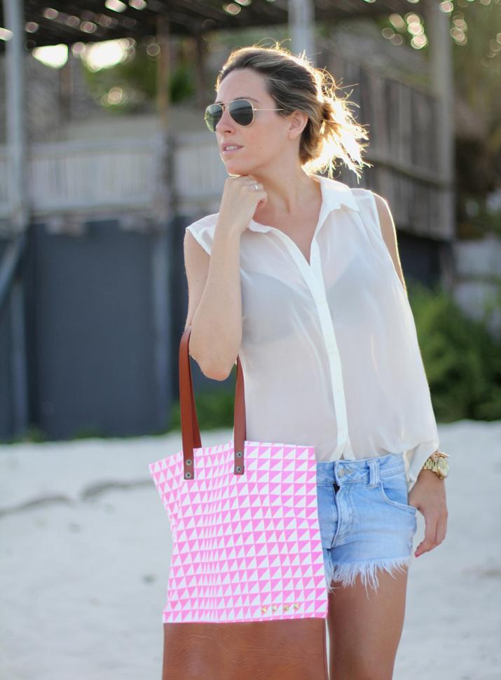 Easy chic outfit for summer. Caribbean style in Tulum by fashion blogger Mónica Sors