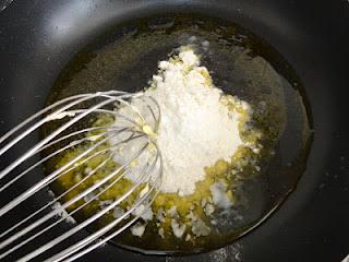 Macarrones con Queso (Macaroni and Cheese)