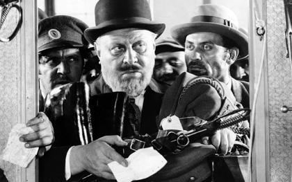 Escrito en papel: Josef Von Sternberg para ECI con La última orden y Los muelles de Nueva York + The Sadist para Absolute Ediciones.