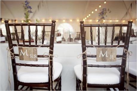 ¡Decoramos las sillas de los novios!