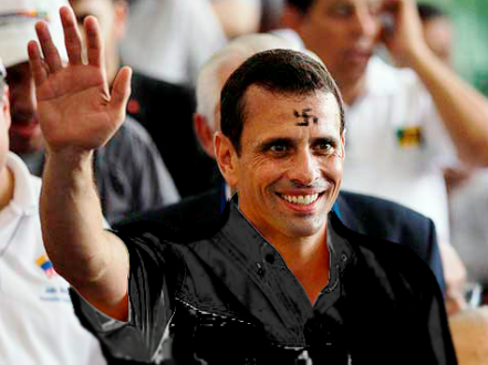 Capriles está marcado por la esvástica.