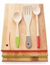 colores-cocina-madera-utensilios-tablas-cucharas