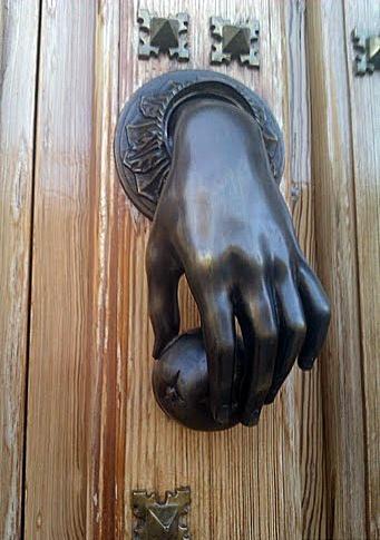 Jueves de agosto: calor, demagogia y el adiós de un actor